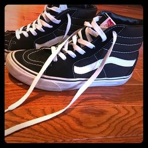 VANS Sk8-Hi Black & White Shoes